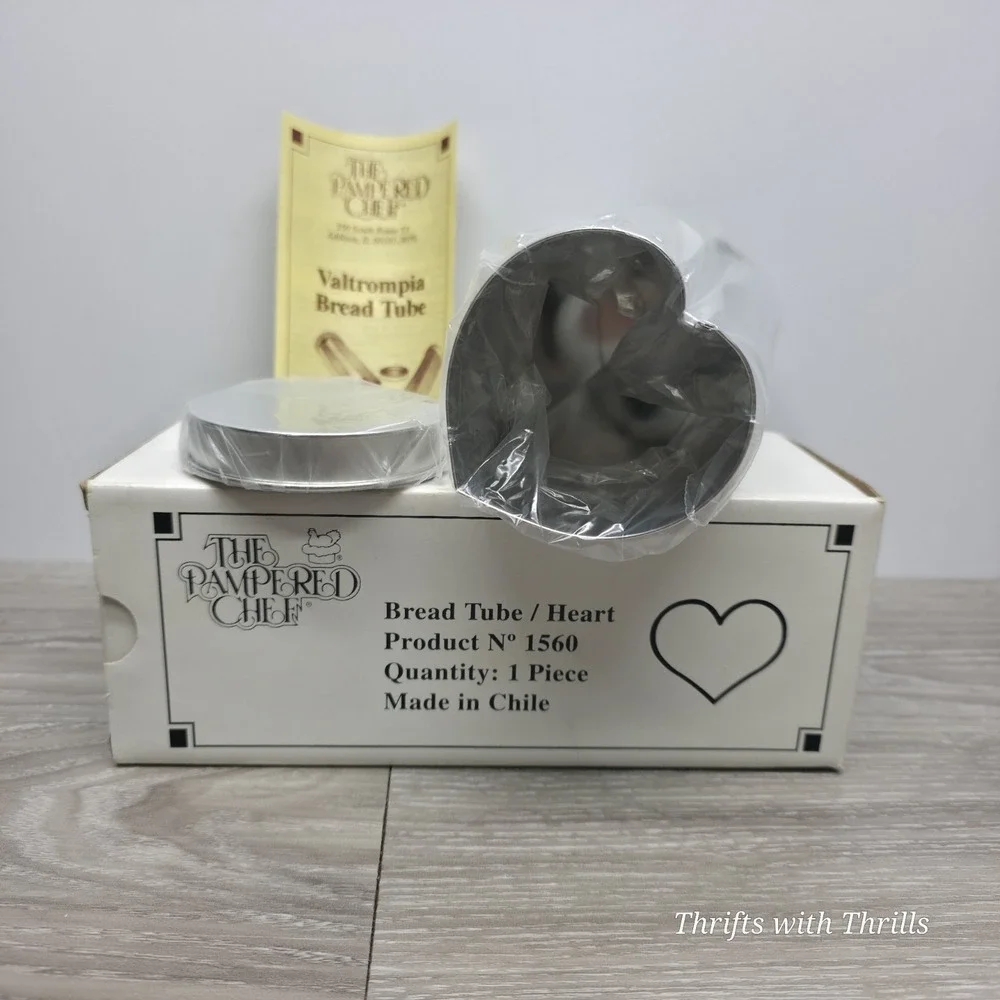 THE PAMPERED CHEF - Valtrompia Bread Tube - Heart #1560 - In Box With Papers